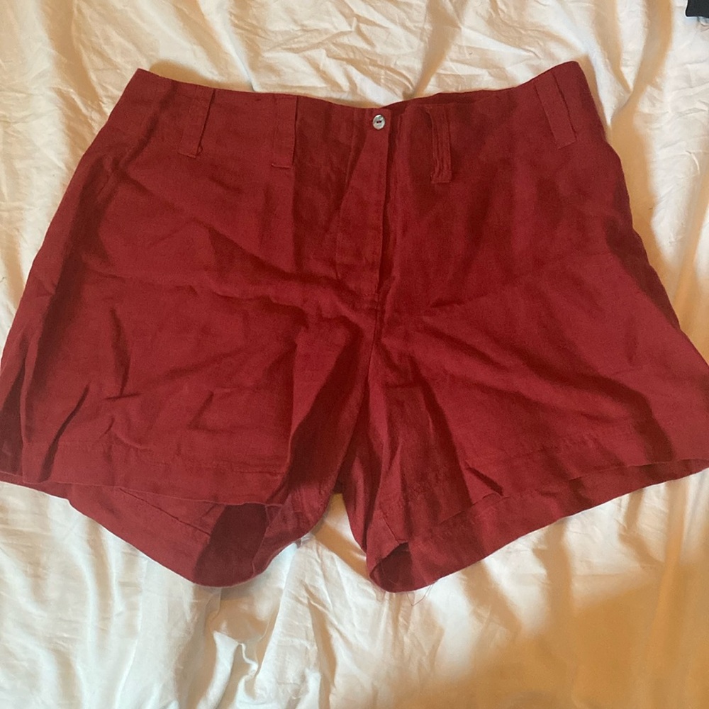 Crimson red coastal grandmother-vibe linen shorts